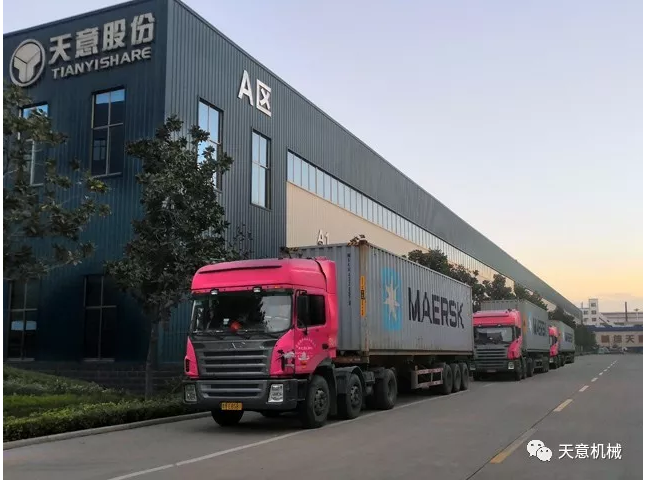 天意機械為柬埔寨客戶加工生產(chǎn)年產(chǎn)80萬平方輕質(zhì)墻板生產(chǎn)線成功裝車啟運！